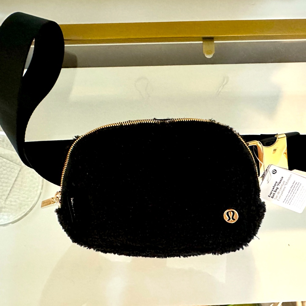 NWT Lululemon everywhere belt bag 1L